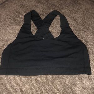 Lululemon black size 6, cross back sports bra
